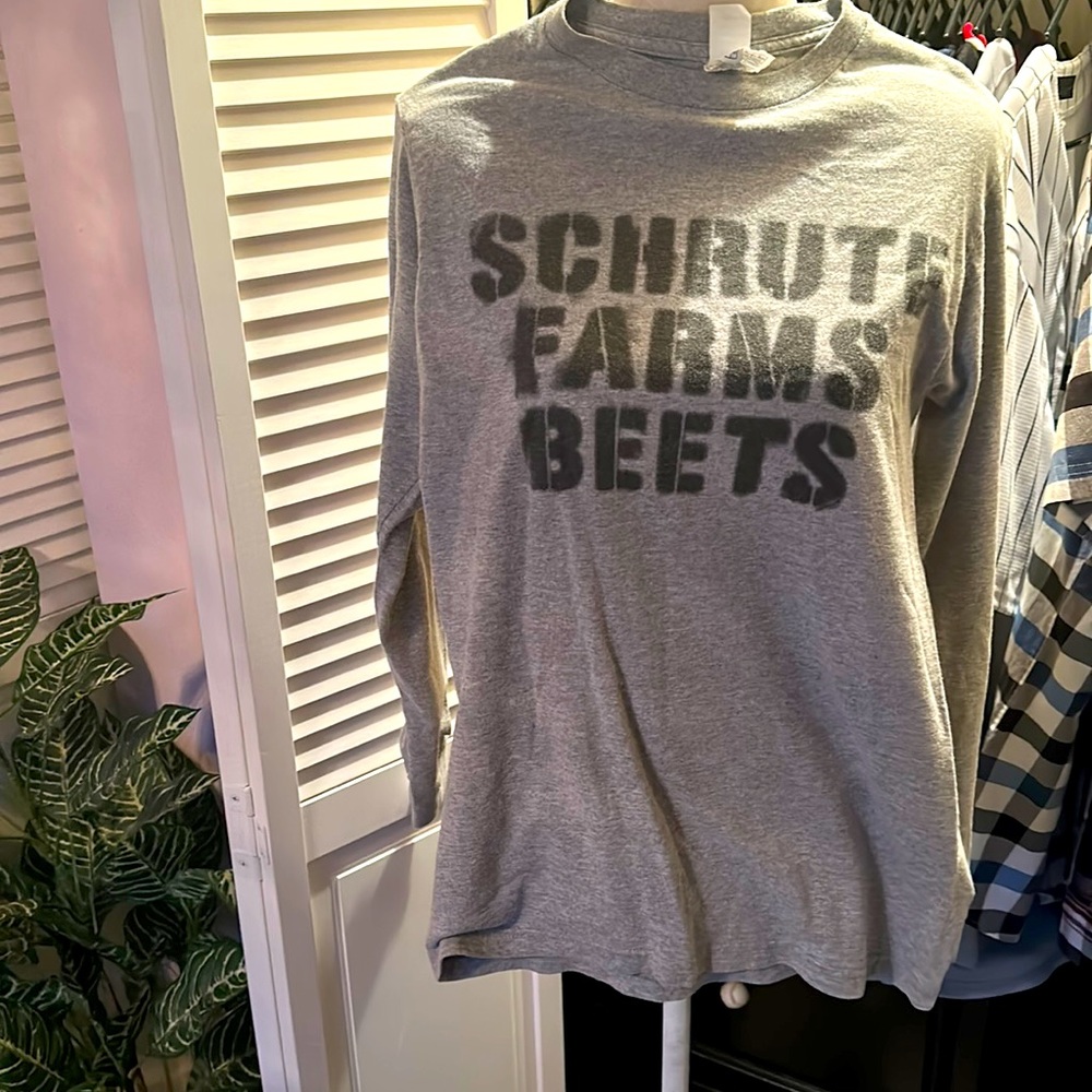 The OFFICE SCHRUTE FARMS long sleeve small